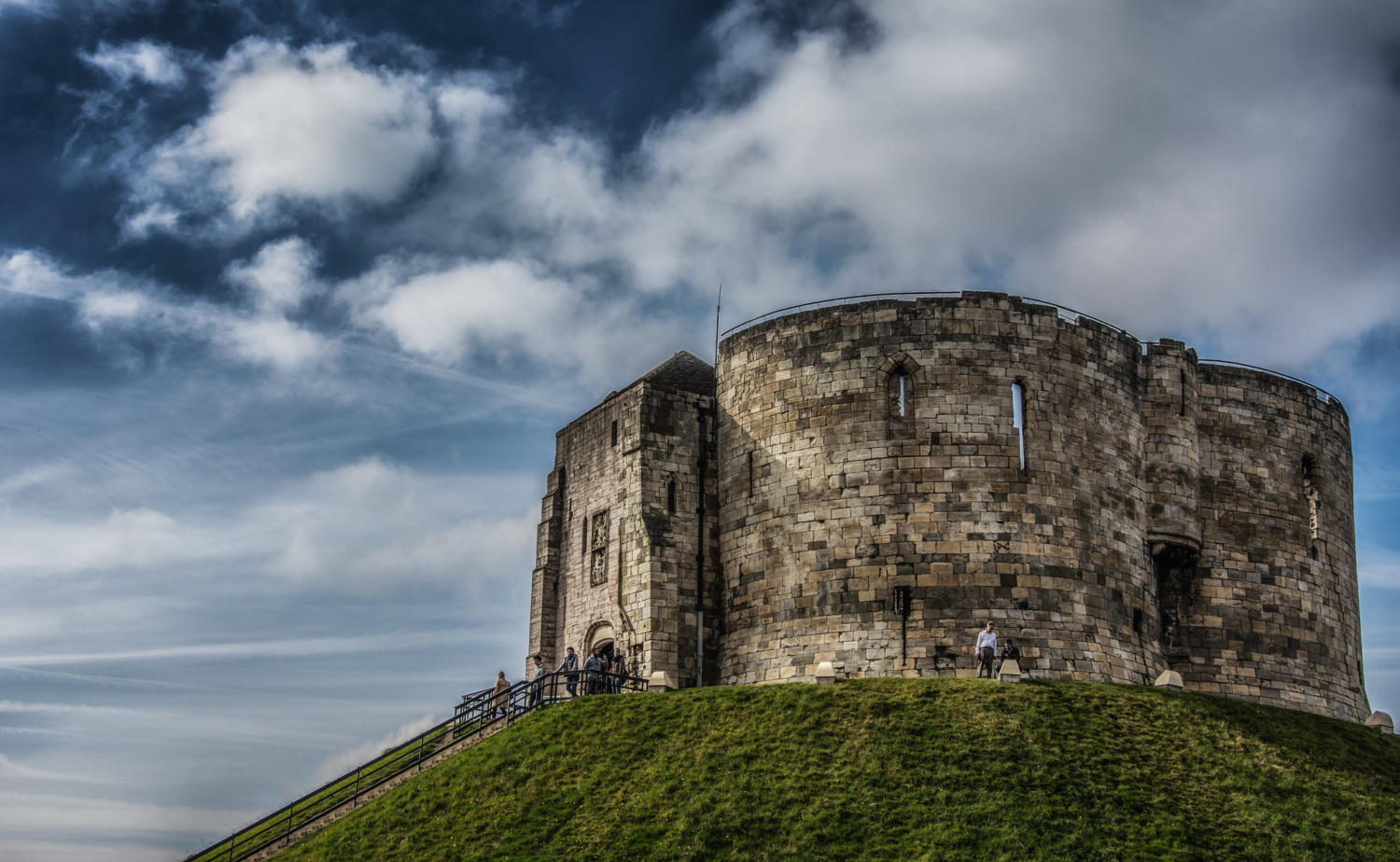 York Cliffords tower by Phil Fiddyment